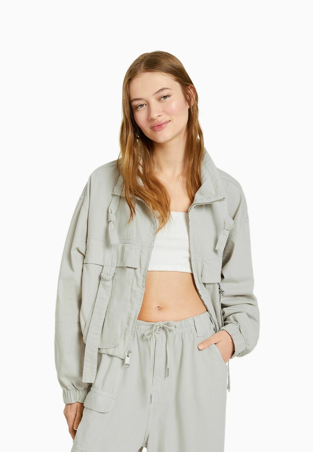 

Легкая куртка Bershka