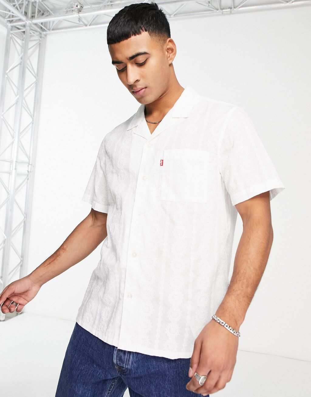 

Белая рубашка с логотипом Levi's Sunset Camp