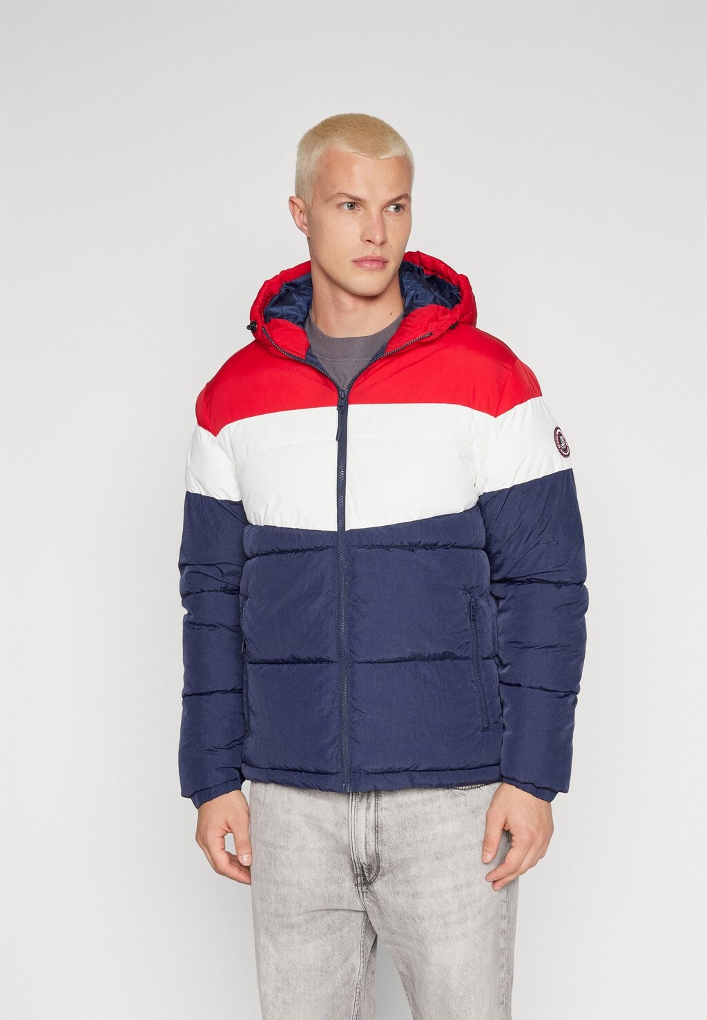 

Куртка Jack & Jones ЖДАНИЭЛЬ, цвет true red