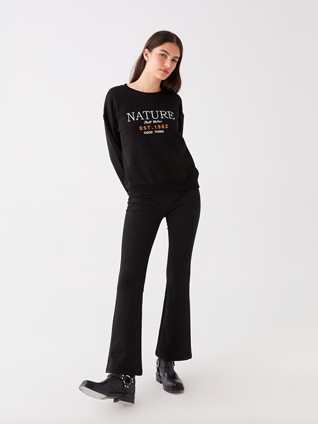 

Однотонные расклешенные женские спортивные штаны с эластичным поясом LCW Casual, черный