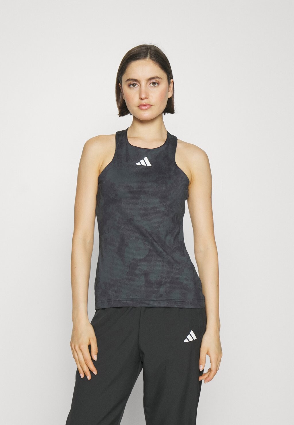 

Топ Adidas