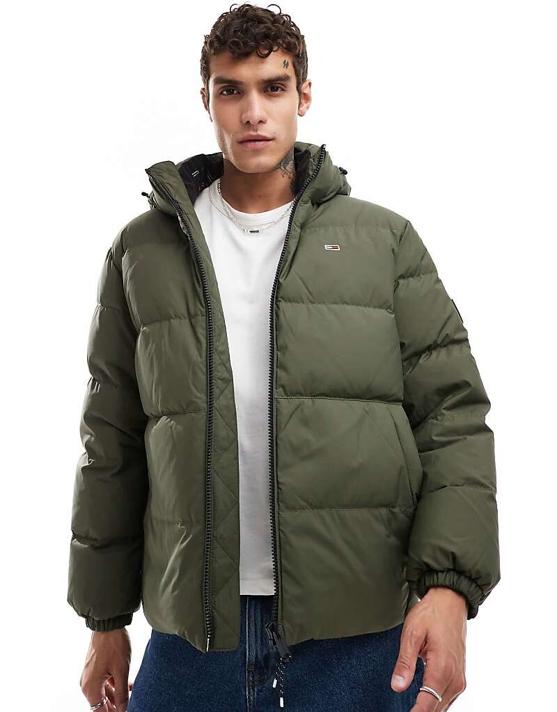 

Водоотталкивающий пуховик Tommy Jeans оливково-зеленого цвета