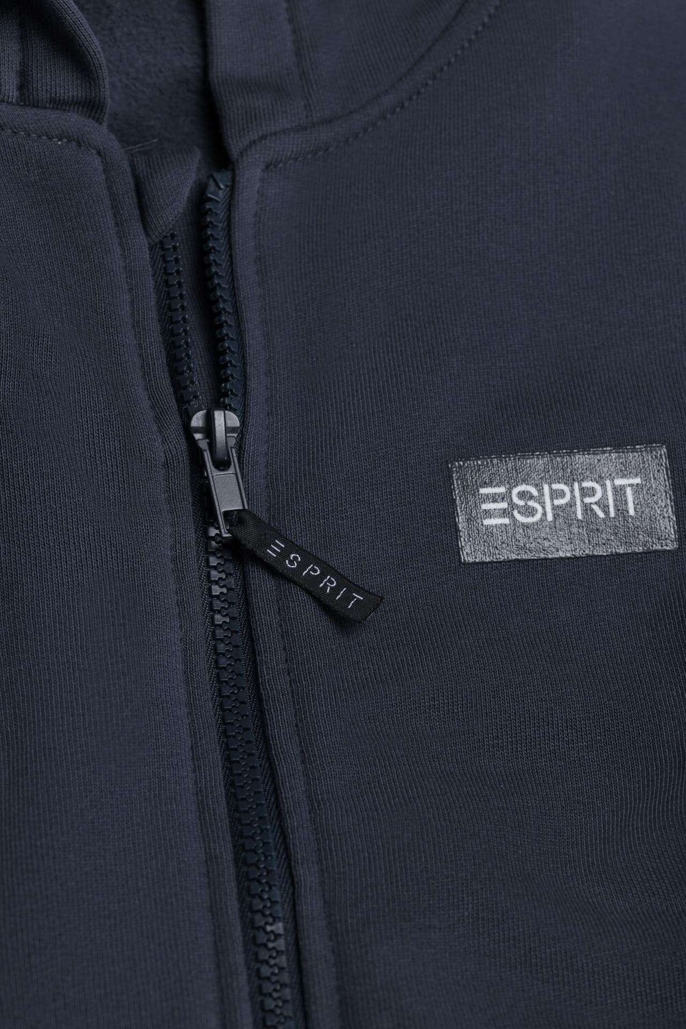 

Комплект одежды: длинный рукав и толстовка. Esprit