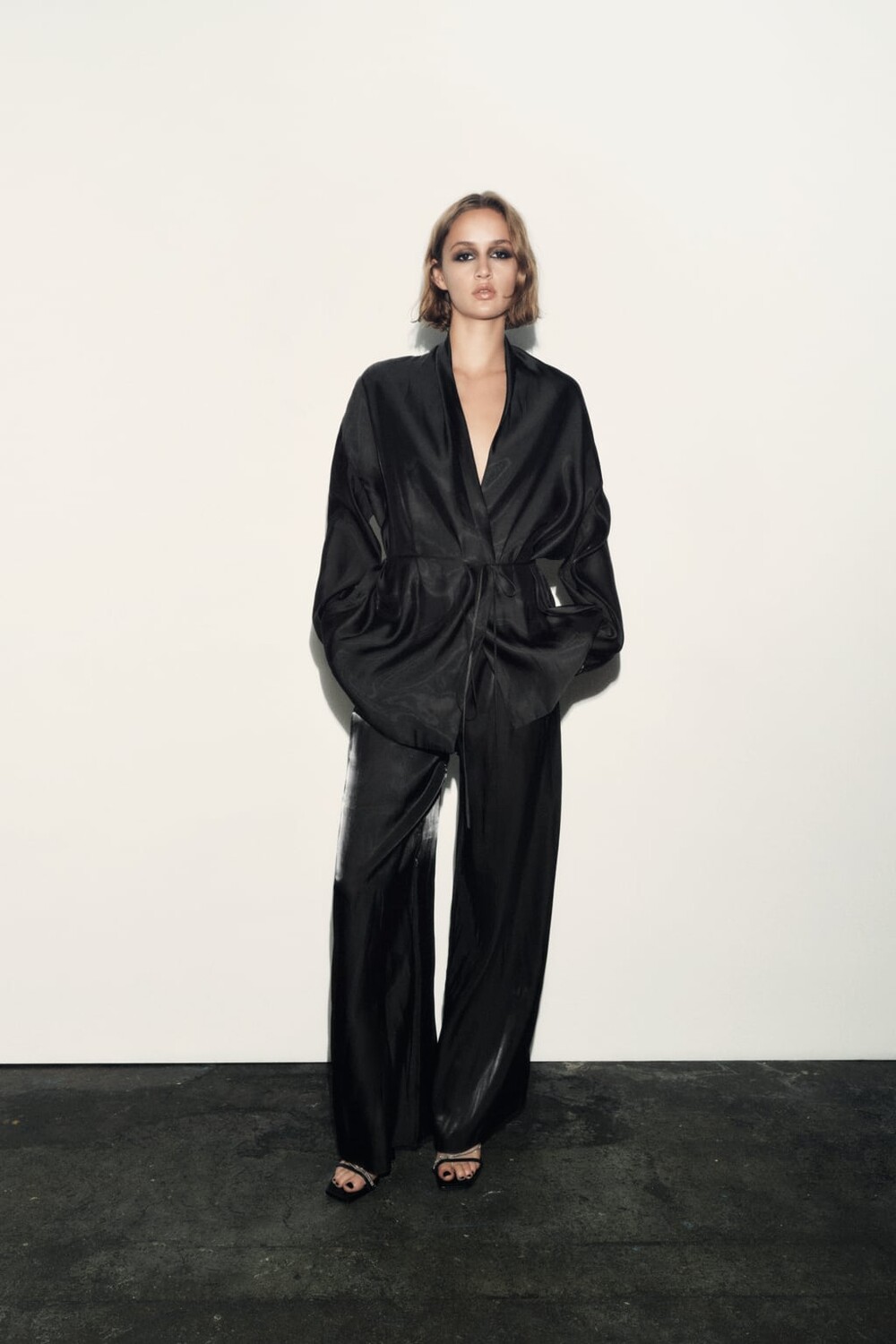 

Брюки прямого кроя ZARA, черный