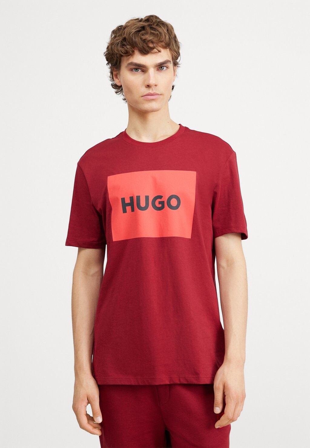 

Футболка с принтом Dulive HUGO, цвет dark red