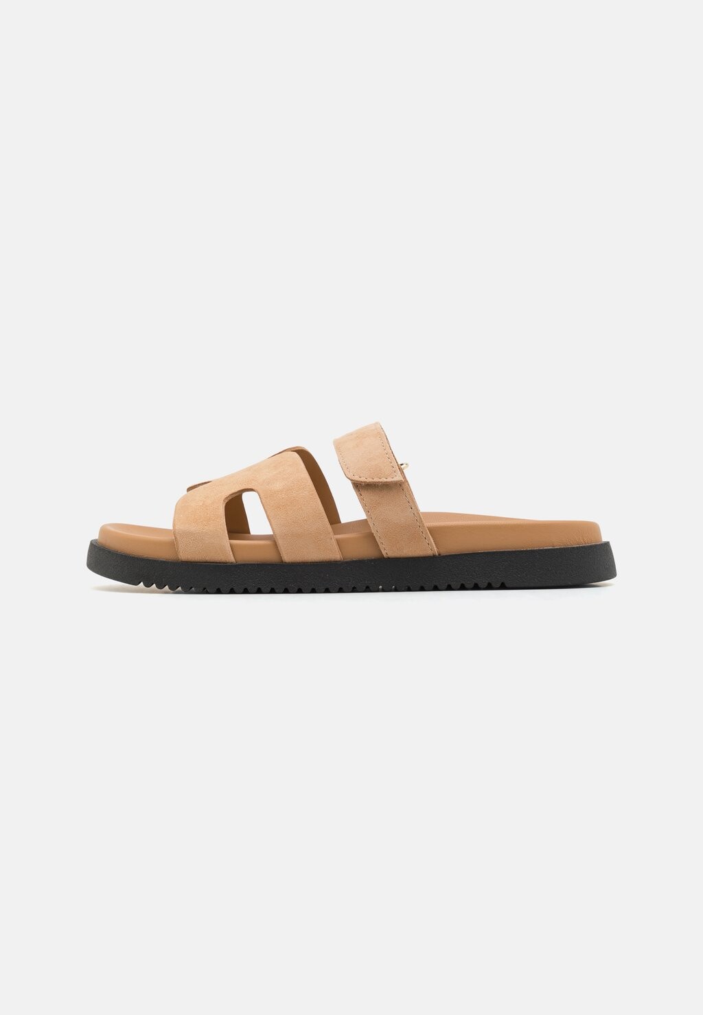 

Сандалии на плоской подошве MISSILE Steve Madden, земля