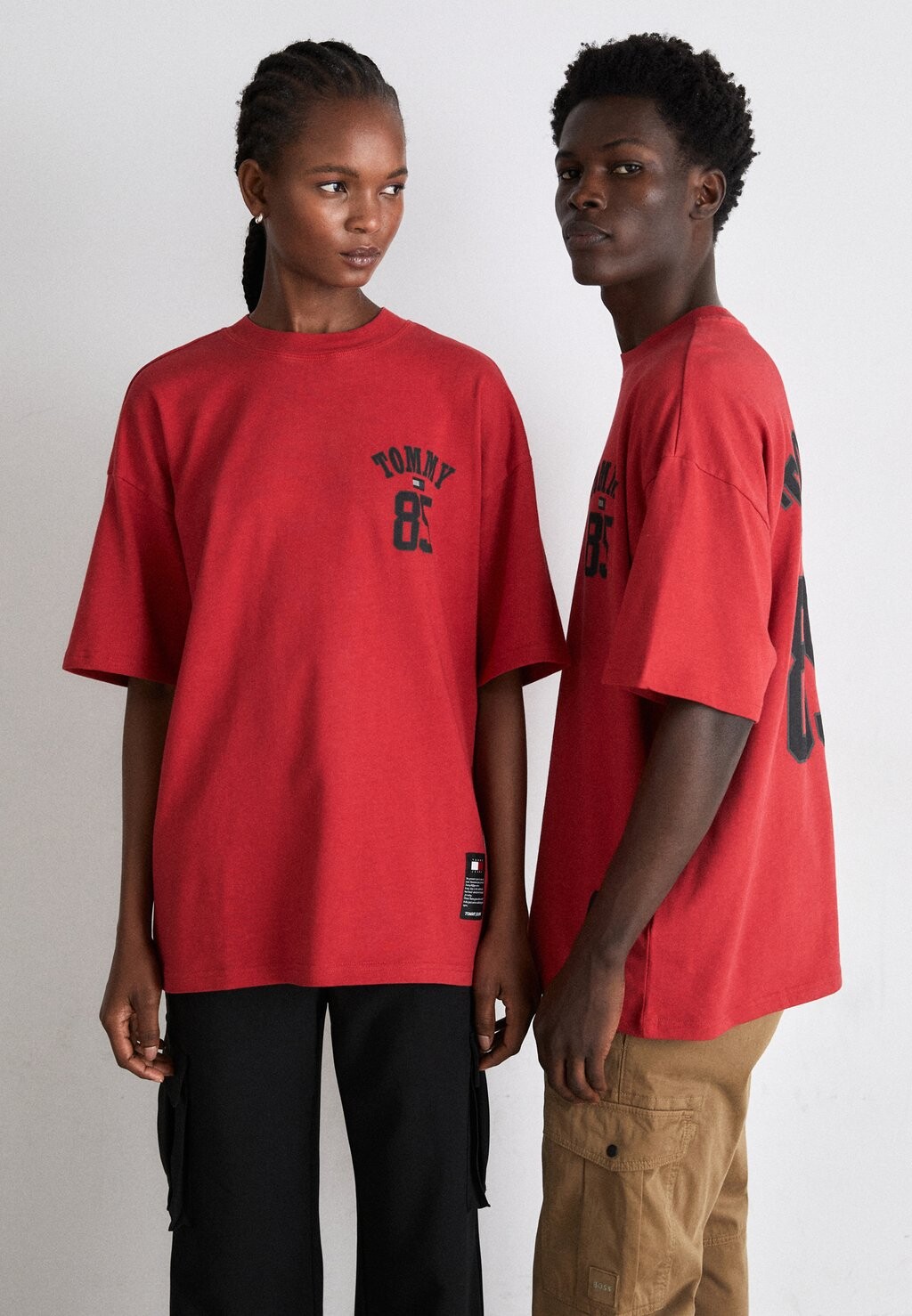 

Футболка с принтом ARCHIVE GRAPHIC TEE UNISEX Tommy Jeans, средний красный