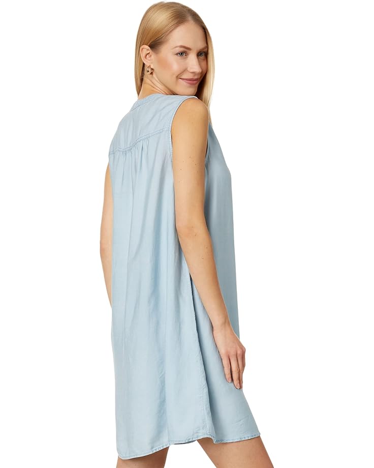 

Платье Vince Camuto V-Neck Sleeveless Dress, цвет Arctic Surf