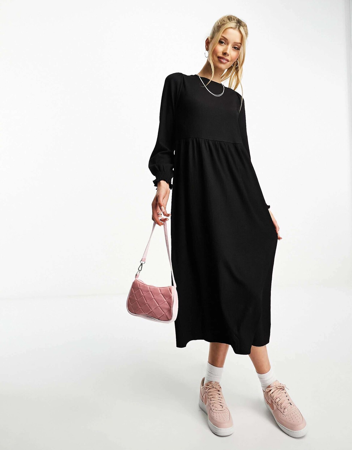 

Черное свободное платье миди с длинными рукавами New Look