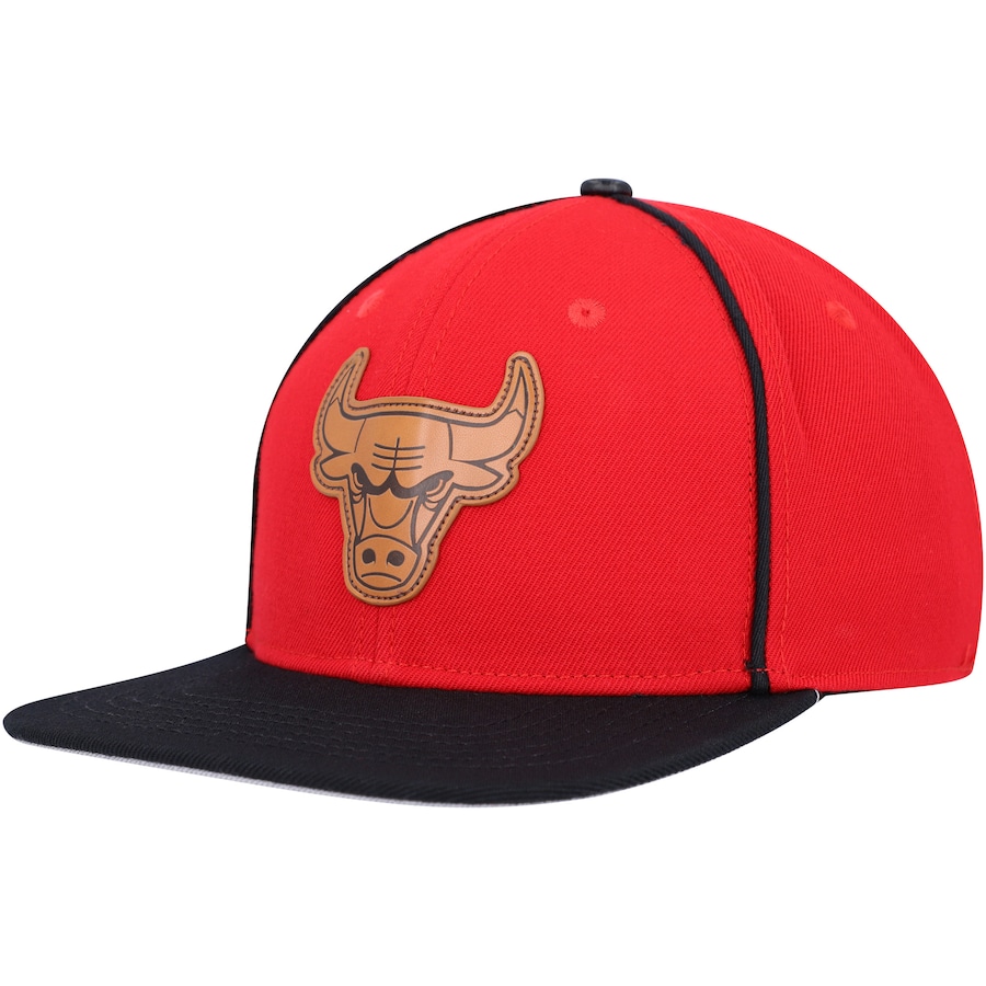 Бейсболка chicago bulls. Кепка Chicago bulls. Кепка Chicago bulls красная. Бейсболка Чикаго Буллс. Бейсболка Чикаго Буллз красная.