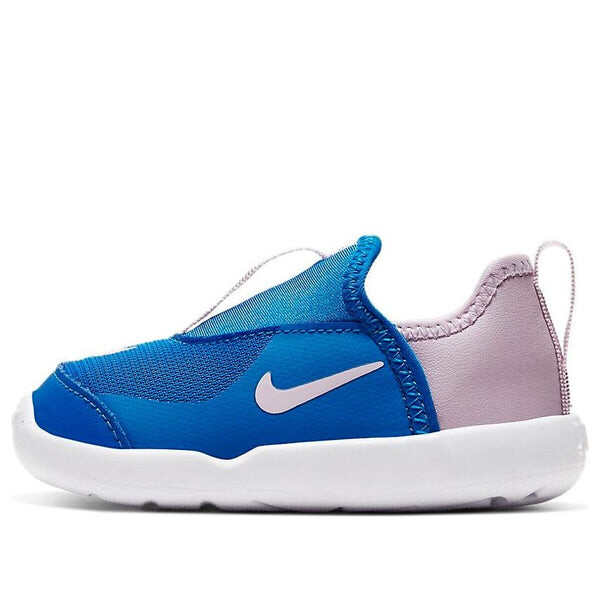 

Кроссовки лил Nike, серый