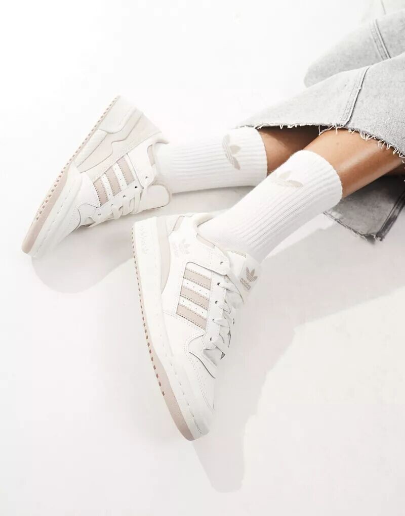 

Белые кроссовки adidas Originals Forum Low