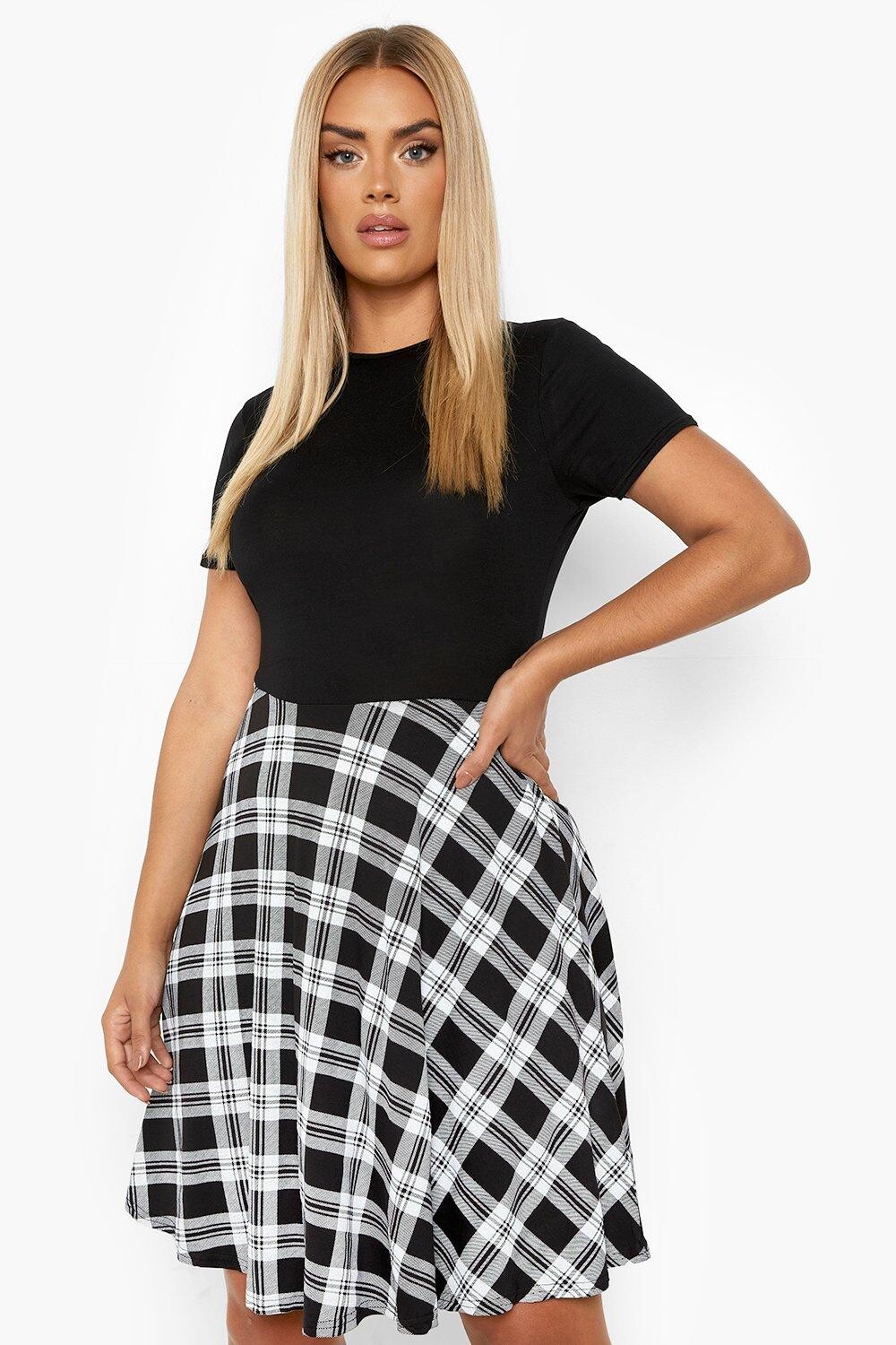

Фланелевое контрастное платье плюс Boohoo, черный