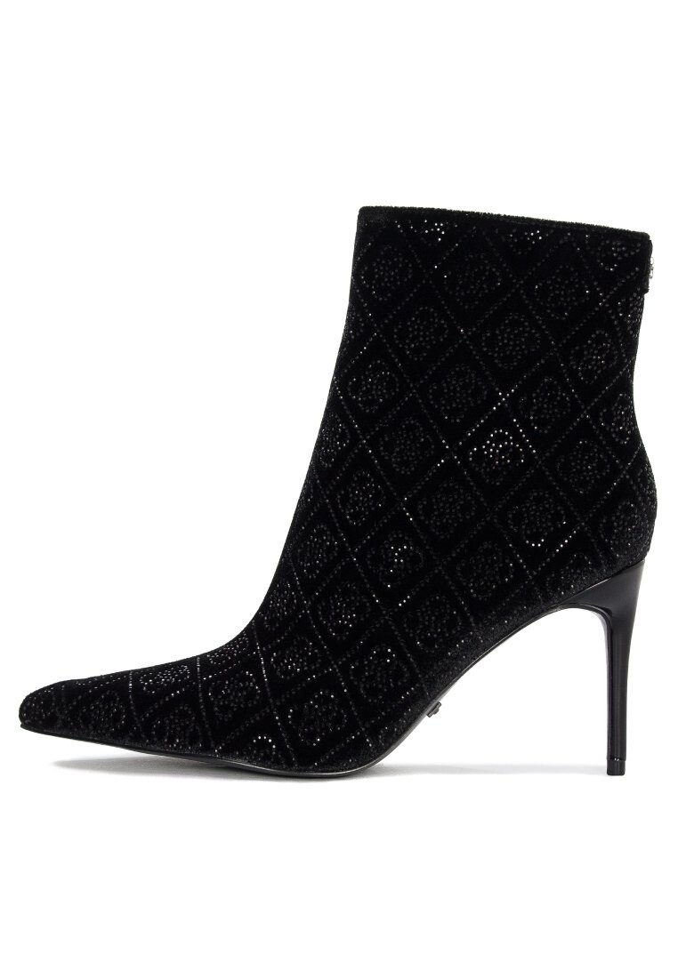 

Высокие туфли Guess, цвет black