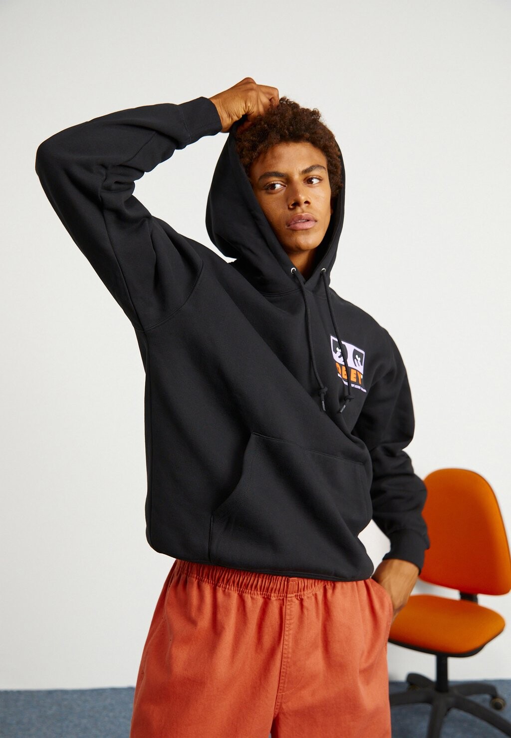 

Толстовка ONE TWO Obey Clothing, черный