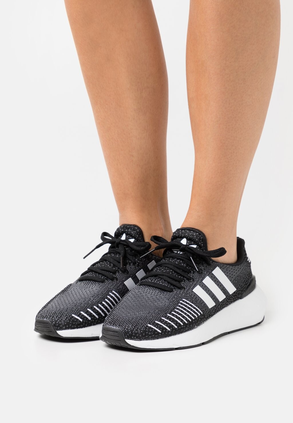 

Кроссовки adidas Originals