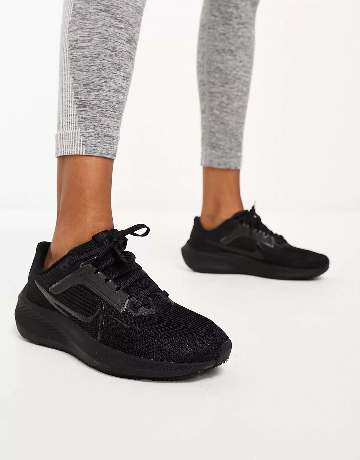 

Тройно-черные кроссовки Nike Air Zoom Pegasus 40, Черный
