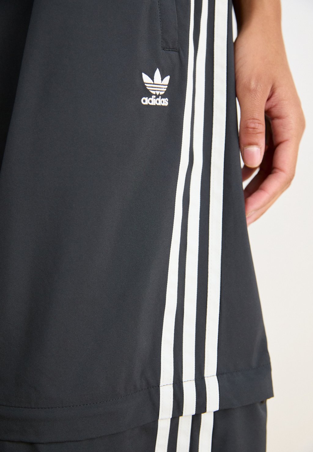 

Спортивные брюки ZIP OFF adidas Originals, черный