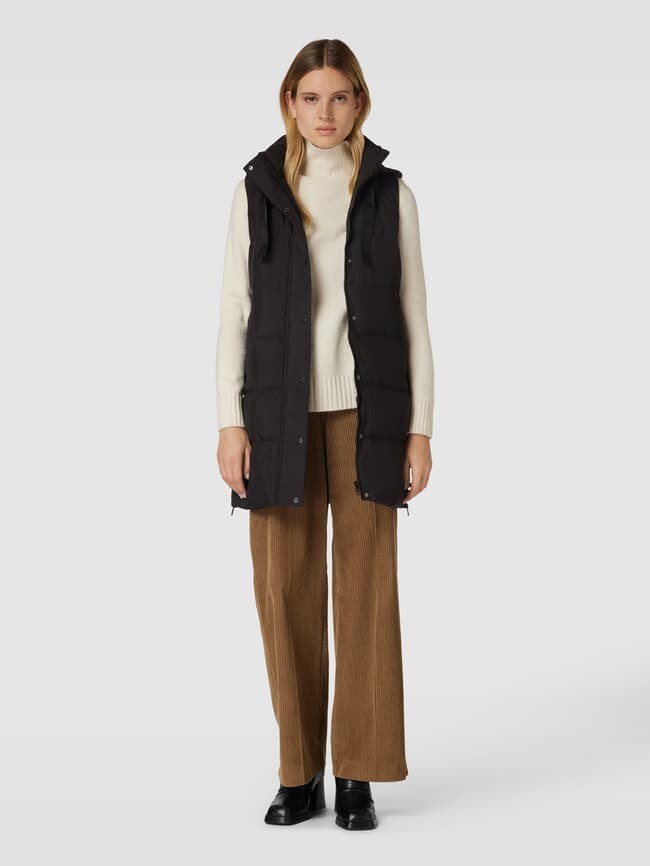 

Жилет стеганый с капюшоном модель "Вафина" Opus, черный