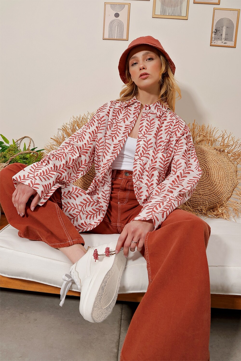 

Рубашка - Коричневая - Oversize Trend Alaçatı Stili, коричневый