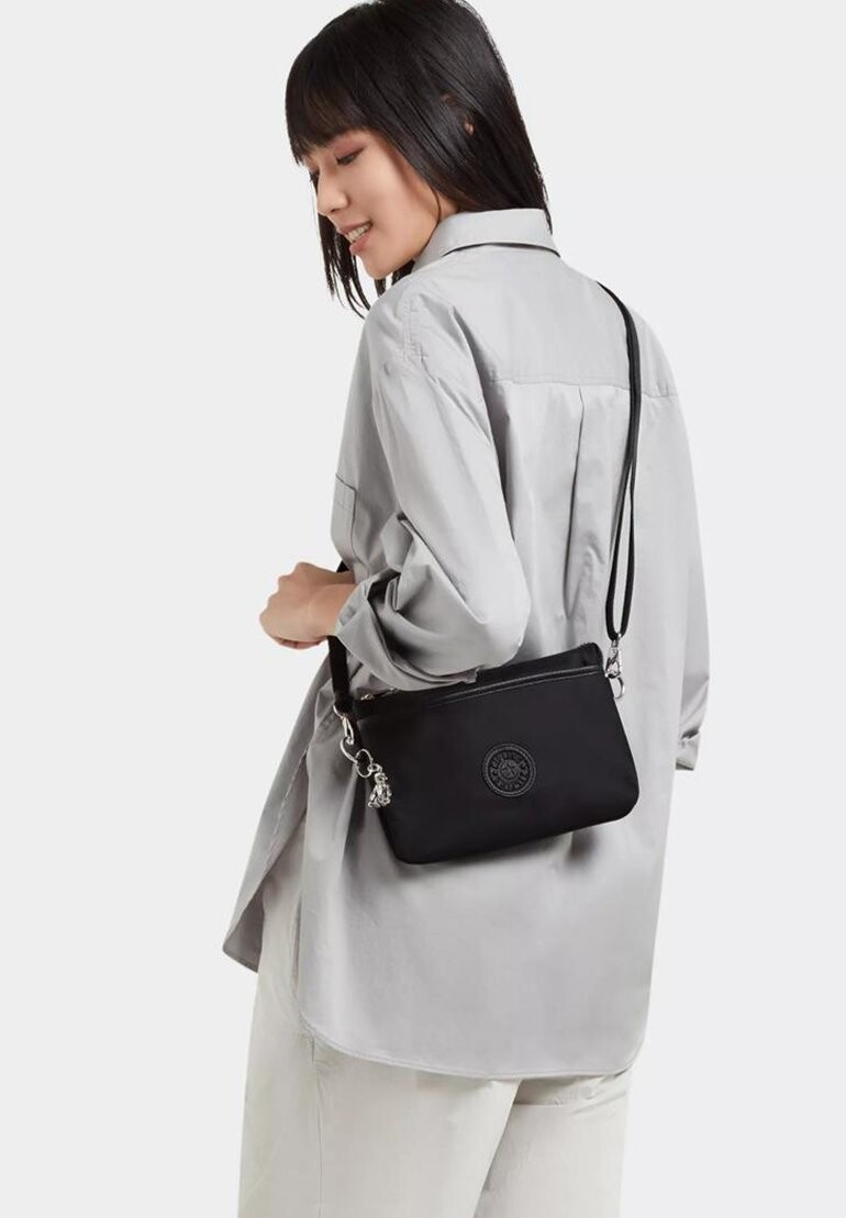 

Сумка через плечо RIRI Kipling, цвет paka black c