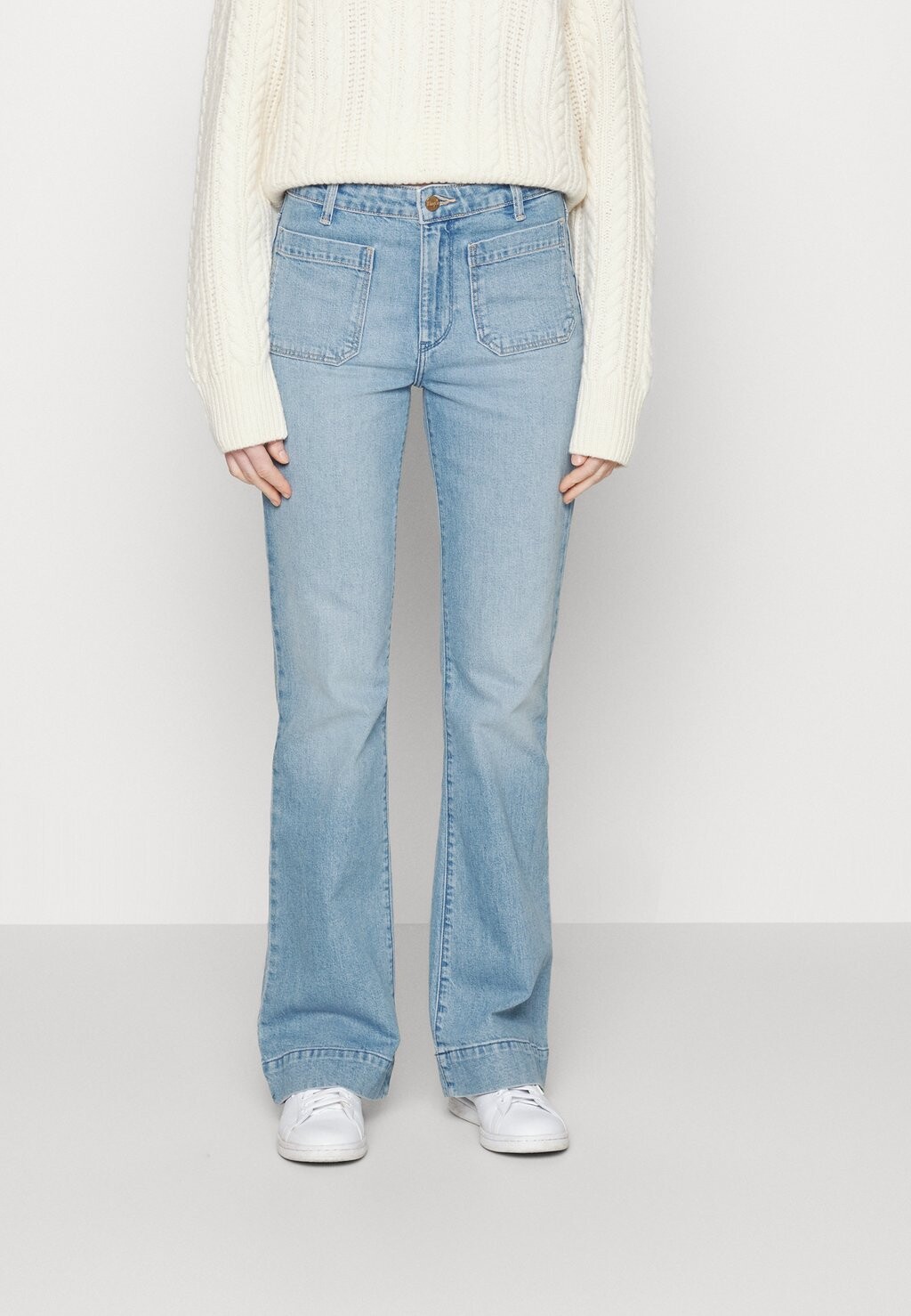 

Расклешенные джинсы Wrangler