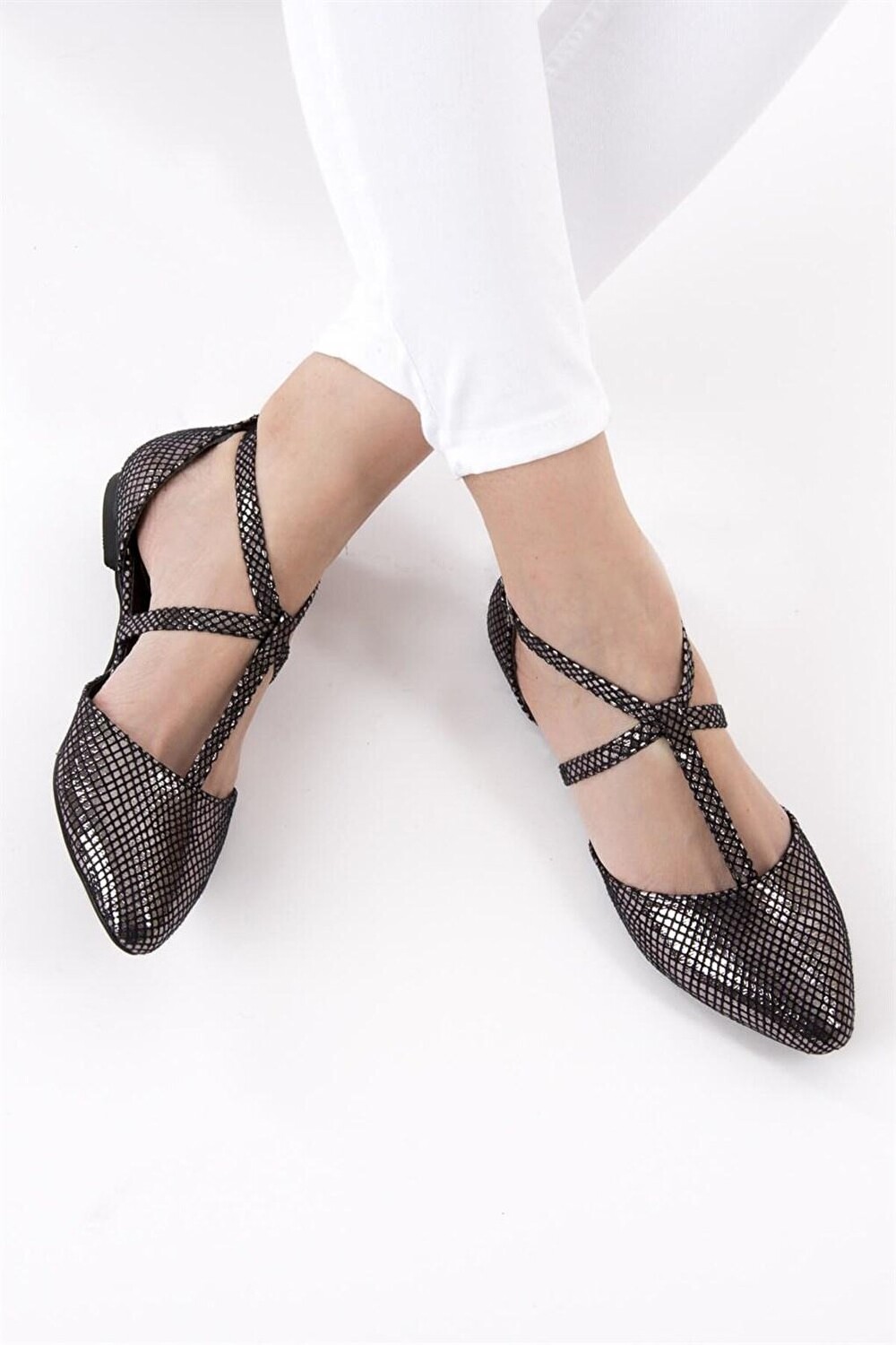 

Платиновые женские туфли на плоской подошве D726537307 Fox Shoes