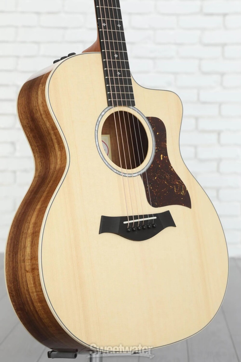 

Акустико-электрическая гитара Taylor 214ce-K Deluxe Dent 'n' Scratch - натуральный цвет с задней и боковыми сторонами из многослойного коа