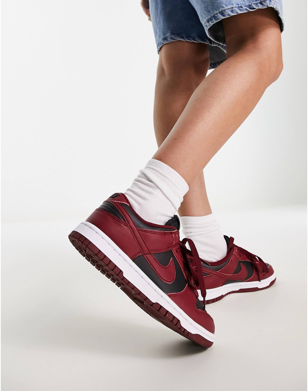 

Черно-красные кроссовки Nike Dunk Low Next, Черный