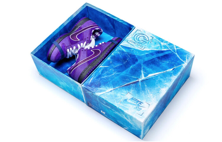 

Специальная коробка Nike Concepts x Dunk Low SB Purple Lobster