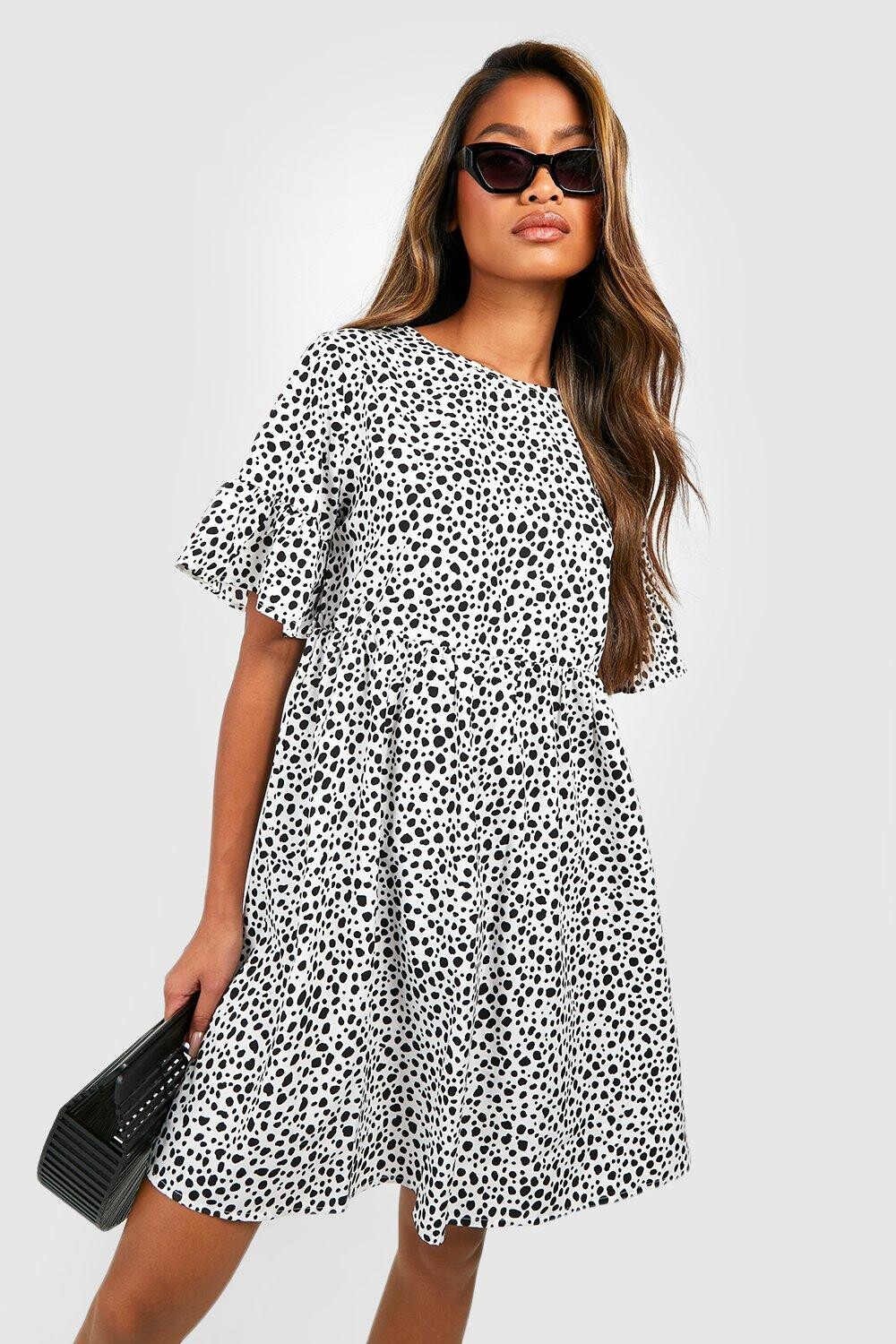 

Свободное платье с тканым принтом в стиле далматинца boohoo, белый
