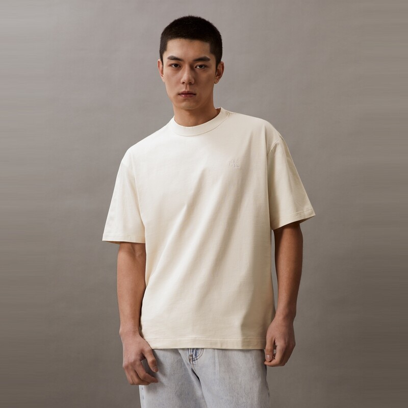 

Футболка летняя Calvin Klein Jeans с вышивкой и круглым вырезом, серый