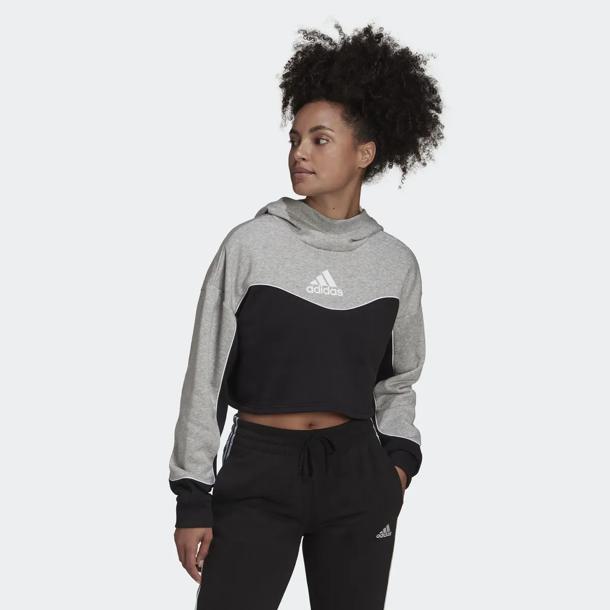 

Толстовка с капюшоном Adidas Sportswear, черный