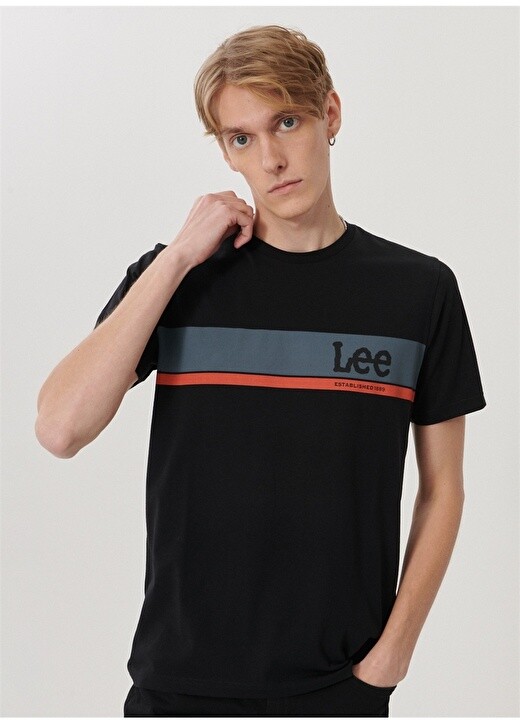 

Футболка Lee