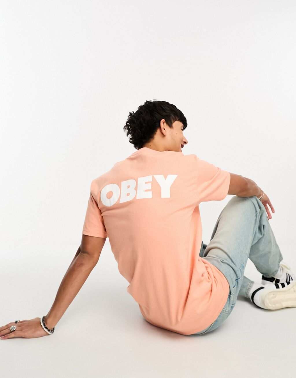 

Оранжевая футболка с ярким логотипом на спине Obey, Оранжевый