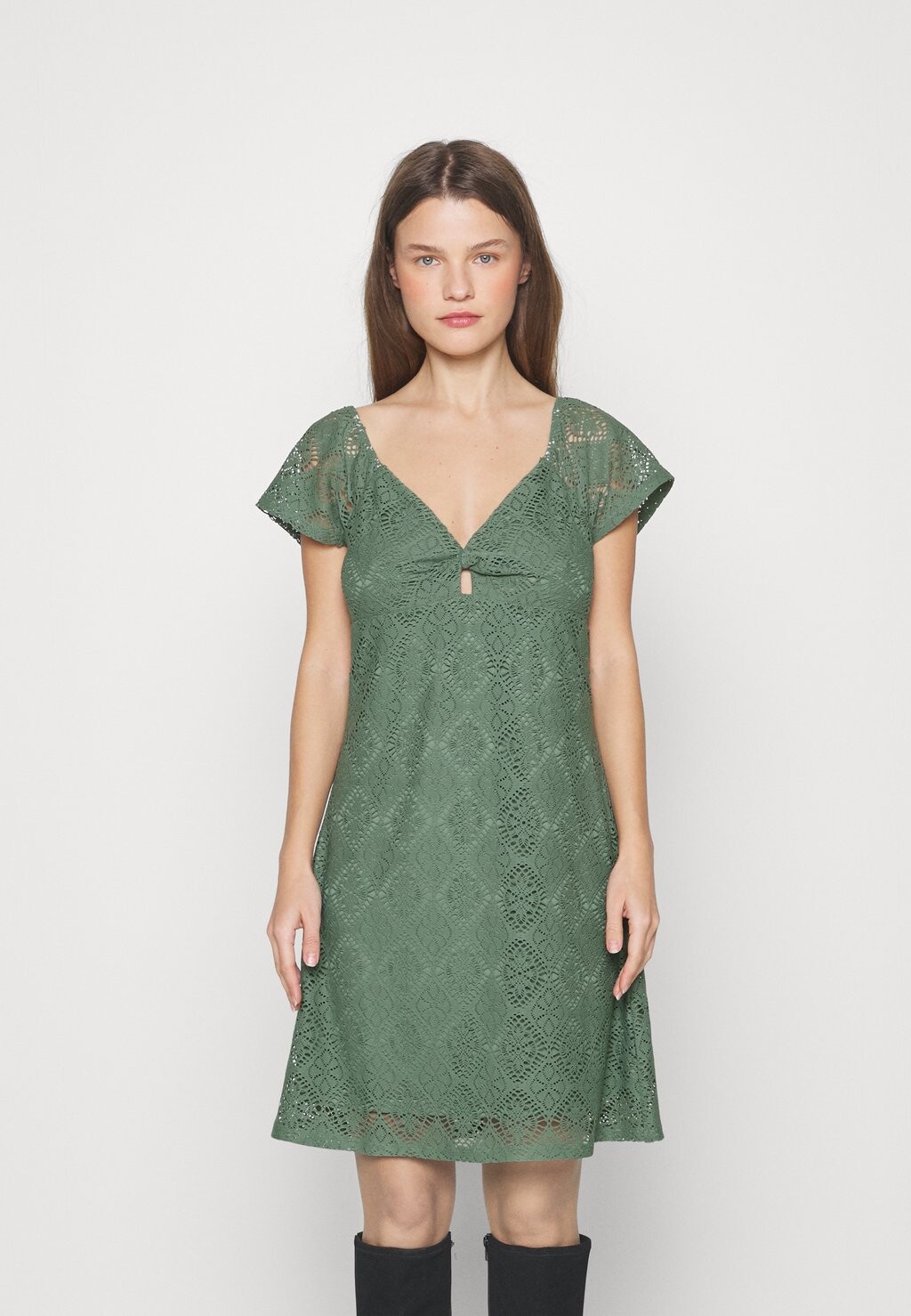 

Элегантное платье Vero Moda