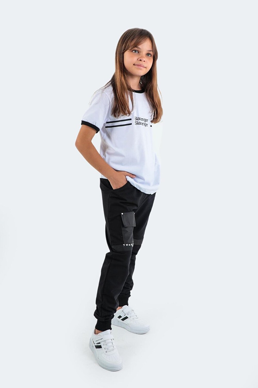 

Спортивные штаны для мальчиков DESI черные SLAZENGER