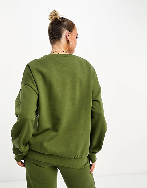 

Объемный свитшот цвета хаки ASOS DESIGN Maternity