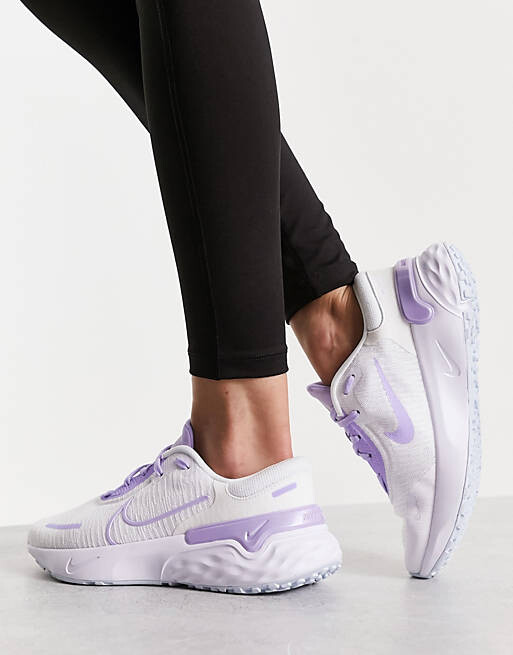 

Бело-фиолетовые кроссовки Nike Running Renew Run 4