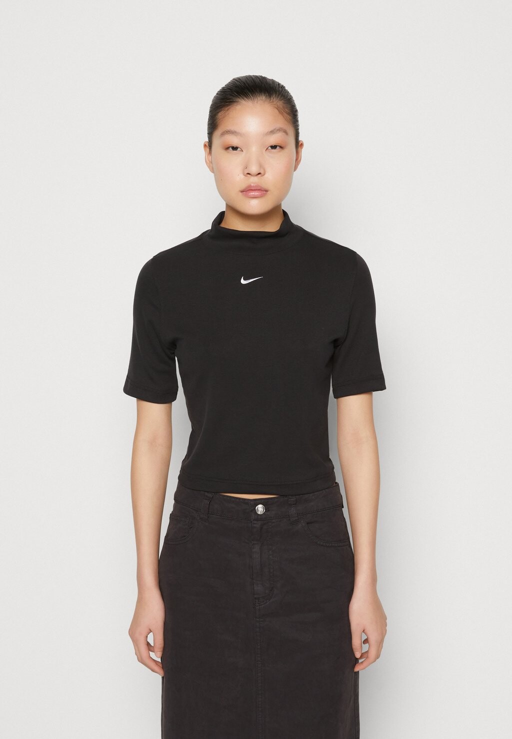

Футболка Basic Nike, черно-белый, Черный