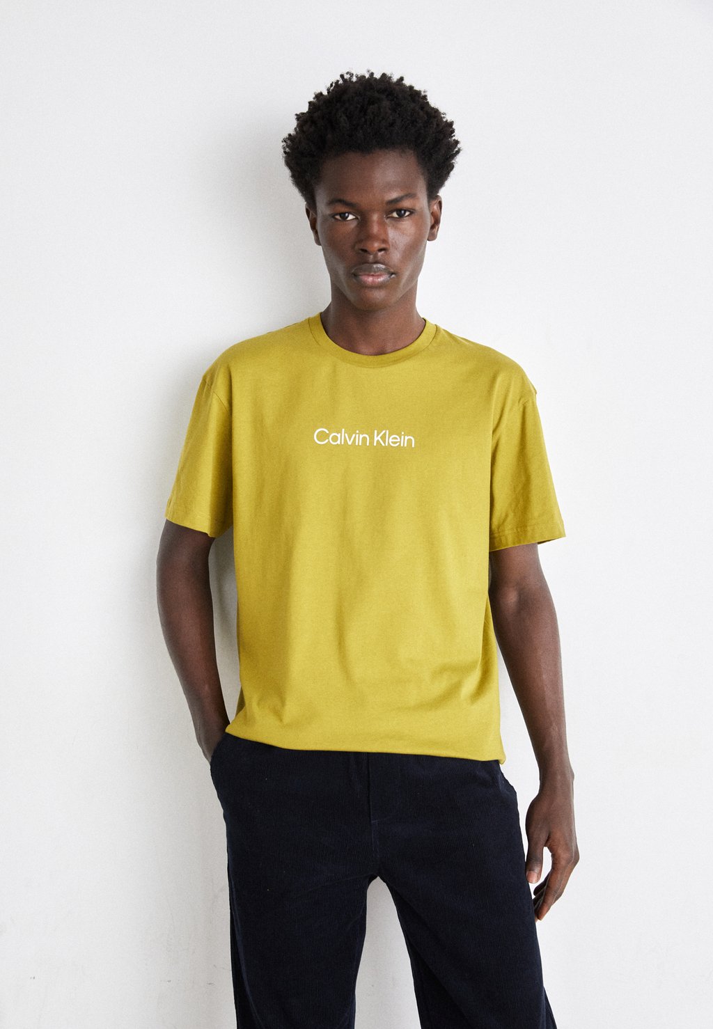 Базовая футболка Hero Logo Comfort Calvin Klein, цвет tuscan olive