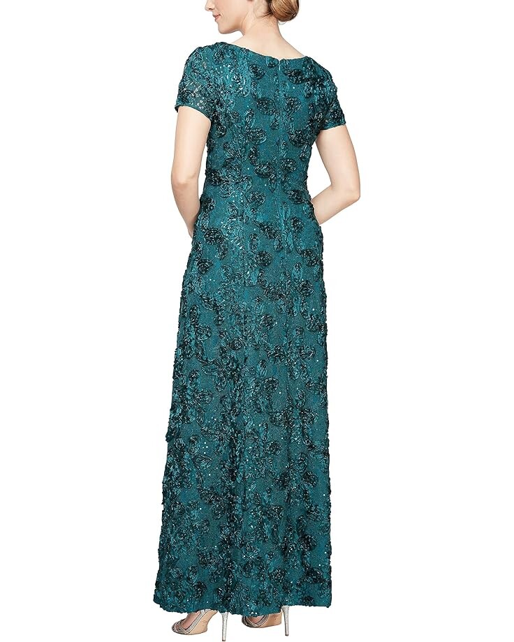 

Платье Alex Evenings Long A-Line Rosette Dress with Sequin Detail, цвет Emerald Green