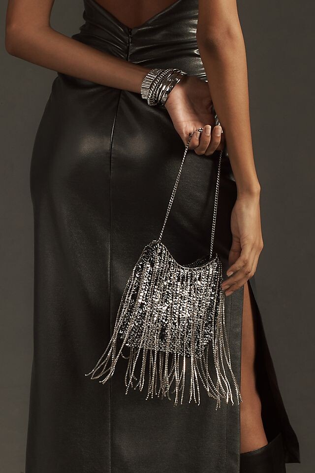 

Клатч с кисточкой и стразами от Anthropologie, черный