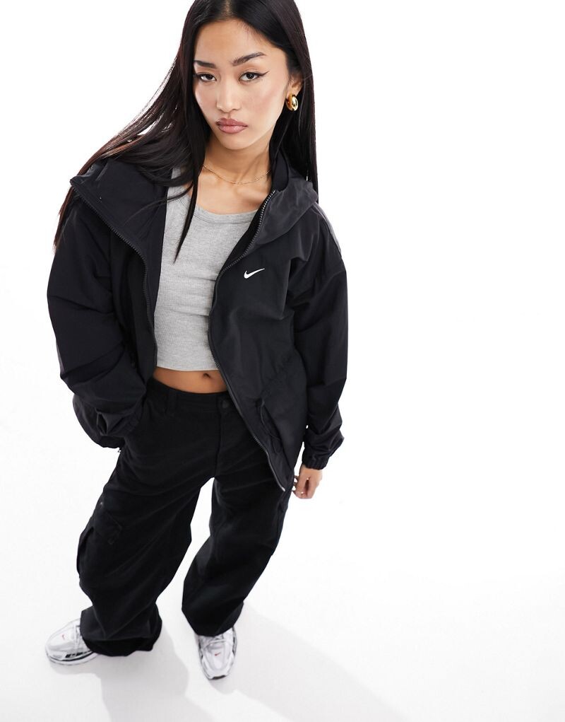 

Черная легкая тканая куртка Nike Trend