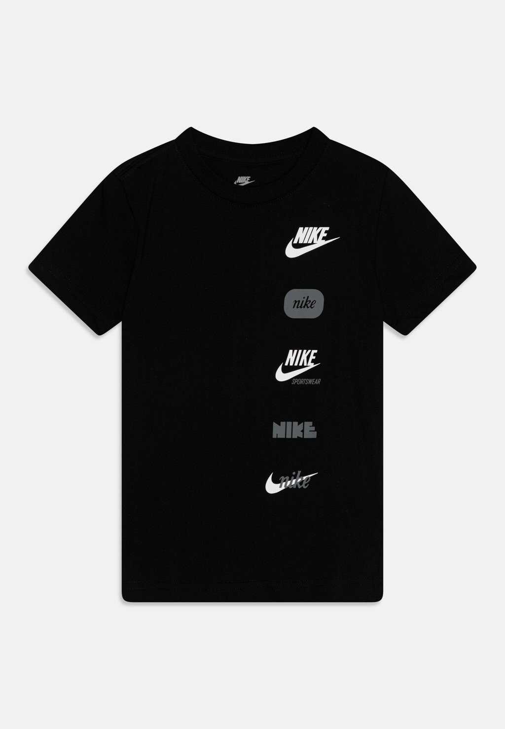 

Футболка с принтом CLUB BADGE TEE Nike Sportswear, цвет black