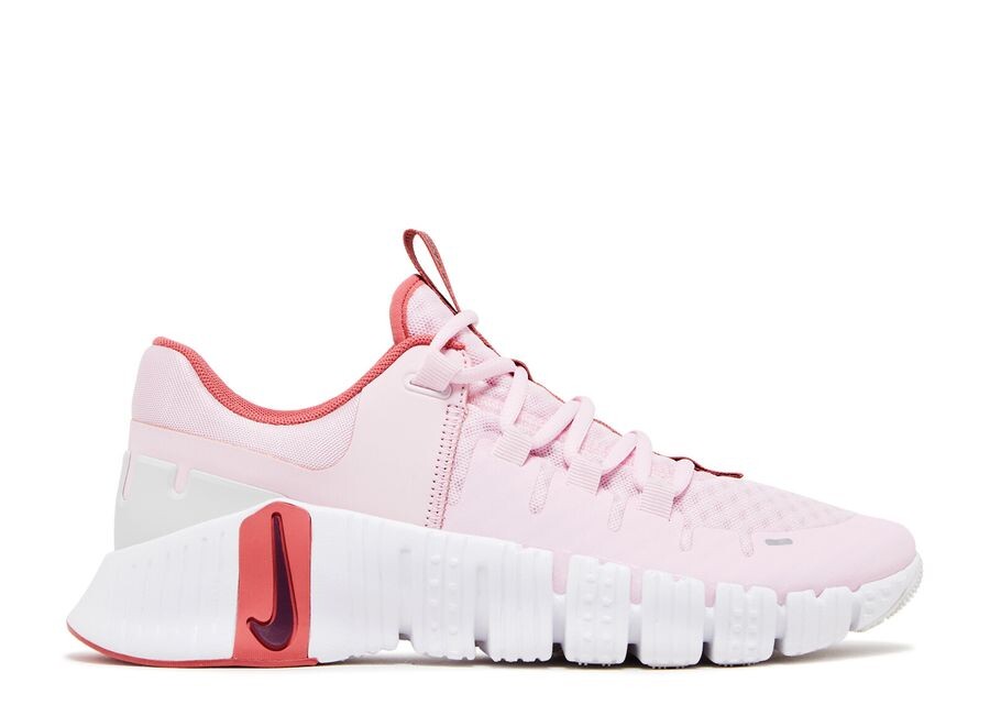 

Кроссовки Nike Wmns Free Metcon 5 Premium 'Pink Foam Adobe', розовый