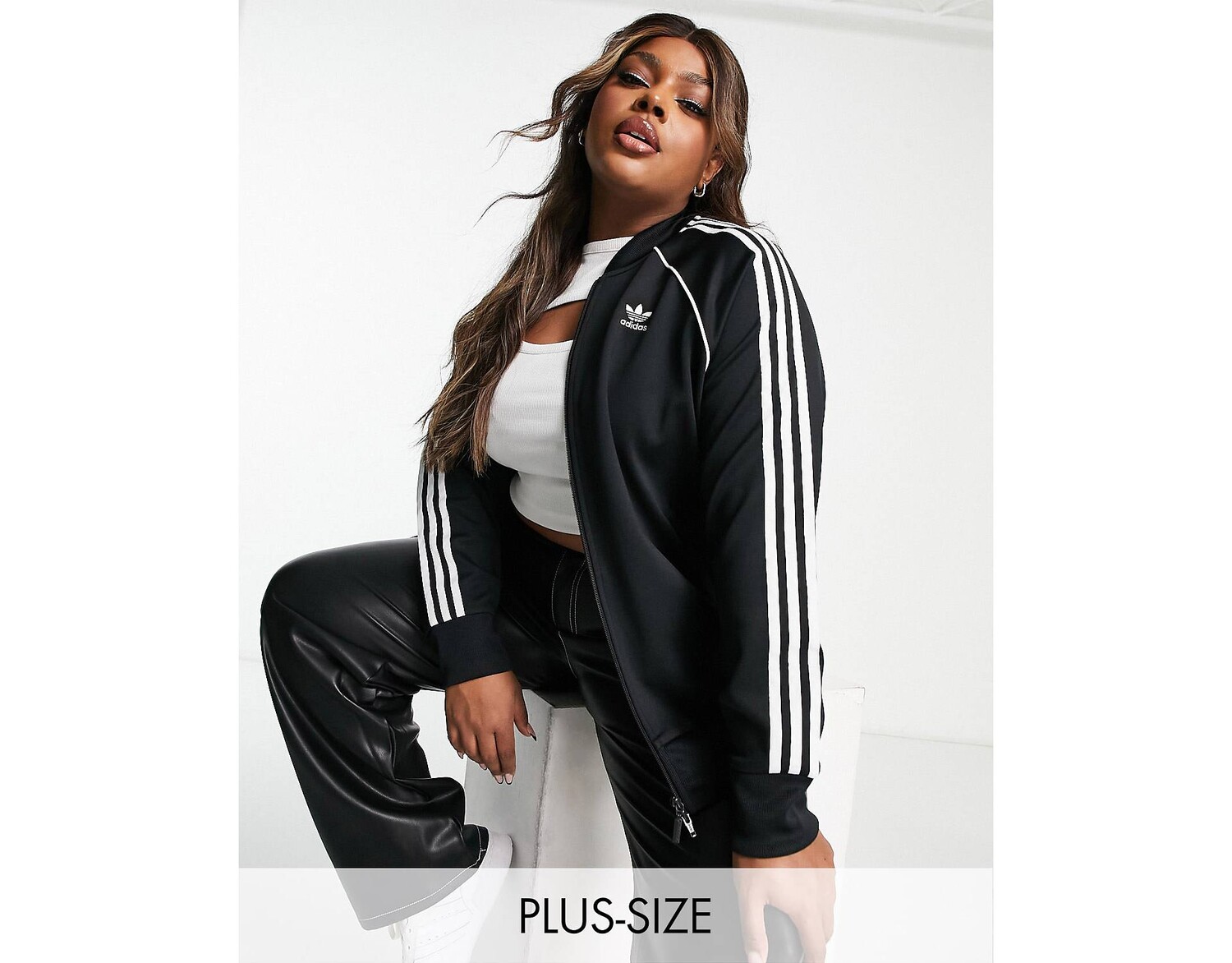 

Черная спортивная футболка adidas Originals Plus