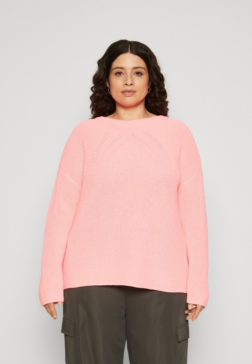 

Джемпер CARBELLA O NECK ONLY Carmakoma, розовый