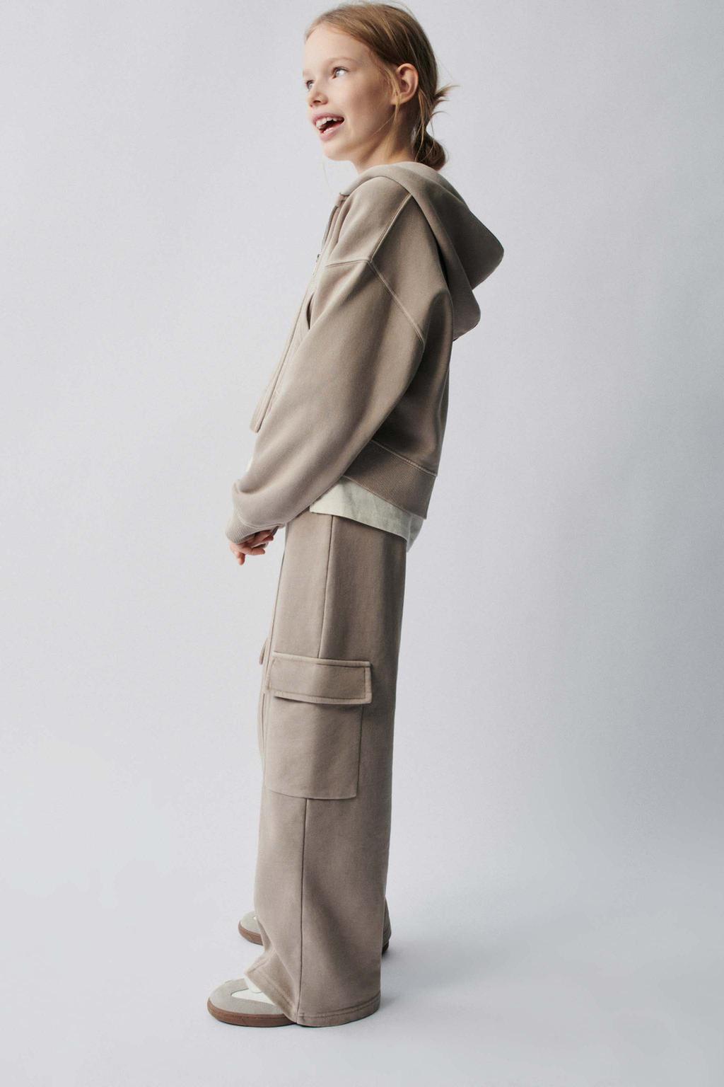 Плюшовая куртка с капюшоном ZARA, бежевый блузка с длинными рукавами из двойной газовой ткани с принтом 10 лет 138 см бежевый