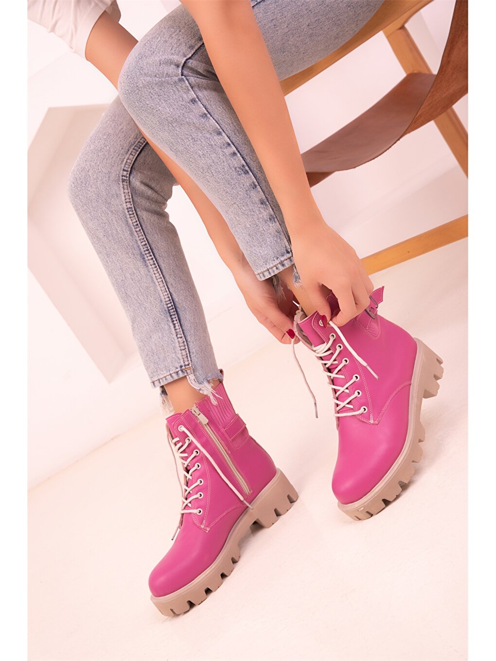 Кожаные женские ботинки на молнии Soho Exclusive, фусия